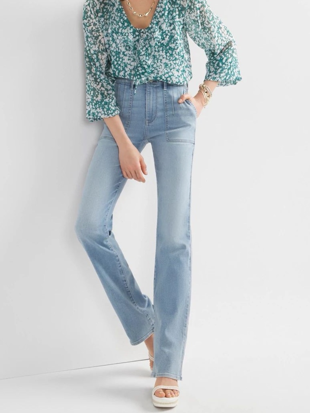 WHBM High-Rise Everyday Soft Patch Pocket Bootcut Flare Jeans Light Wash Size 4